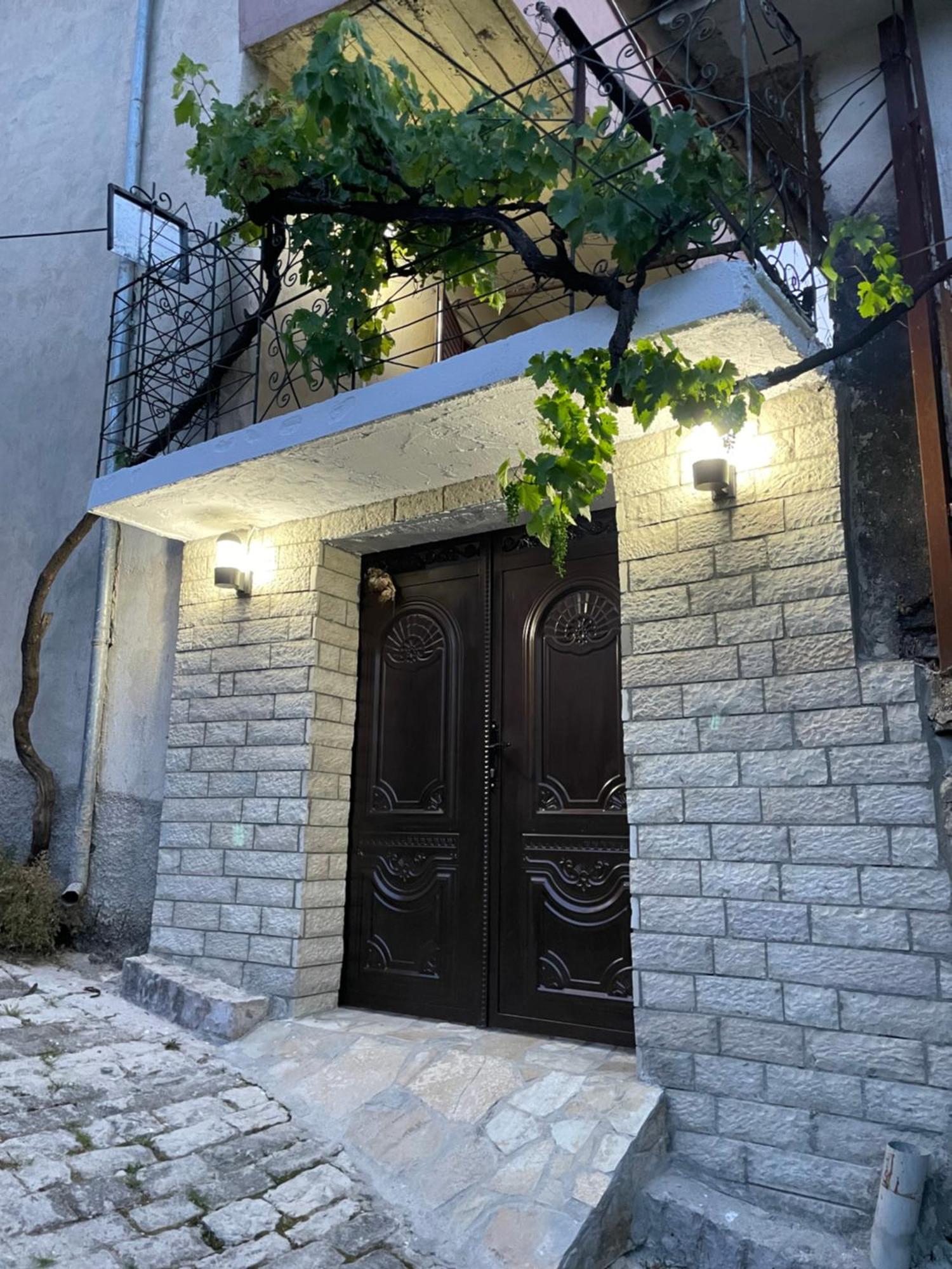 Luigi Guest House Gjirokastra Zewnętrze zdjęcie