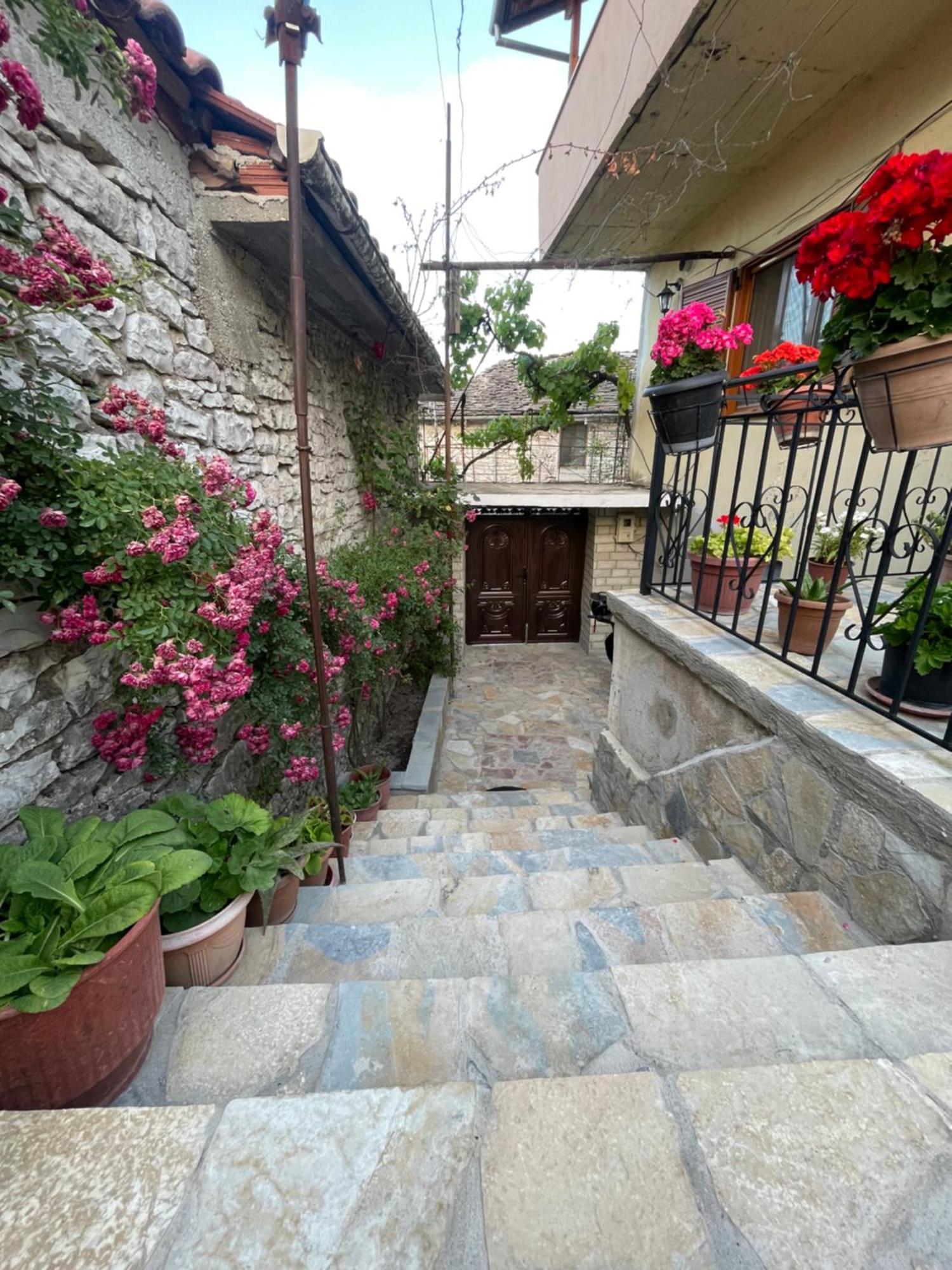 Luigi Guest House Gjirokastra Zewnętrze zdjęcie